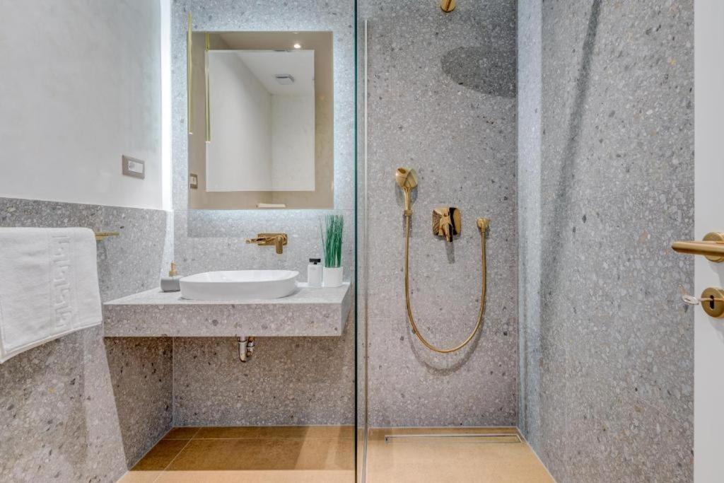 Beachfront Apartment Split Bagian luar foto